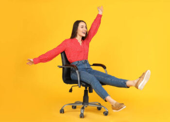 Choosing a Leather Executive Office Chair from Queens Arts and Trends