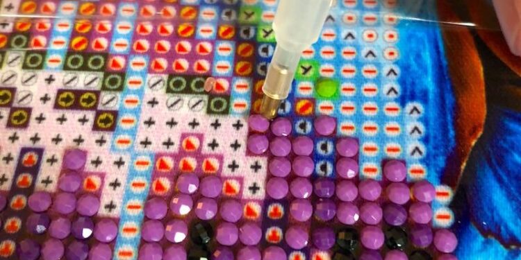 How to Paint With Diamonds